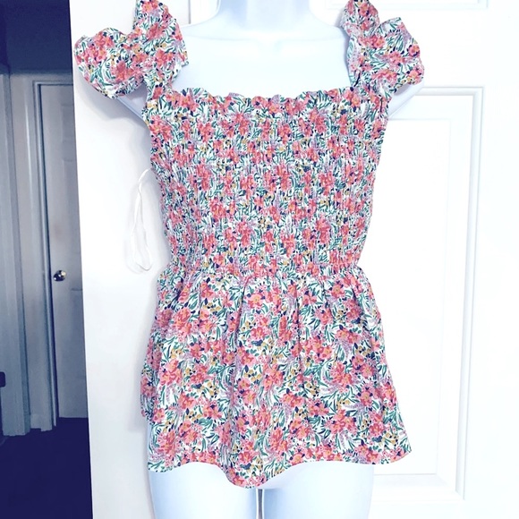 Umgee Tops - Umgee NWT Smocked Floral Top
